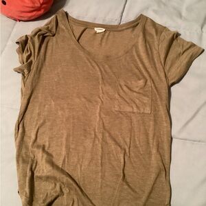 Garage tshirt with front pocket